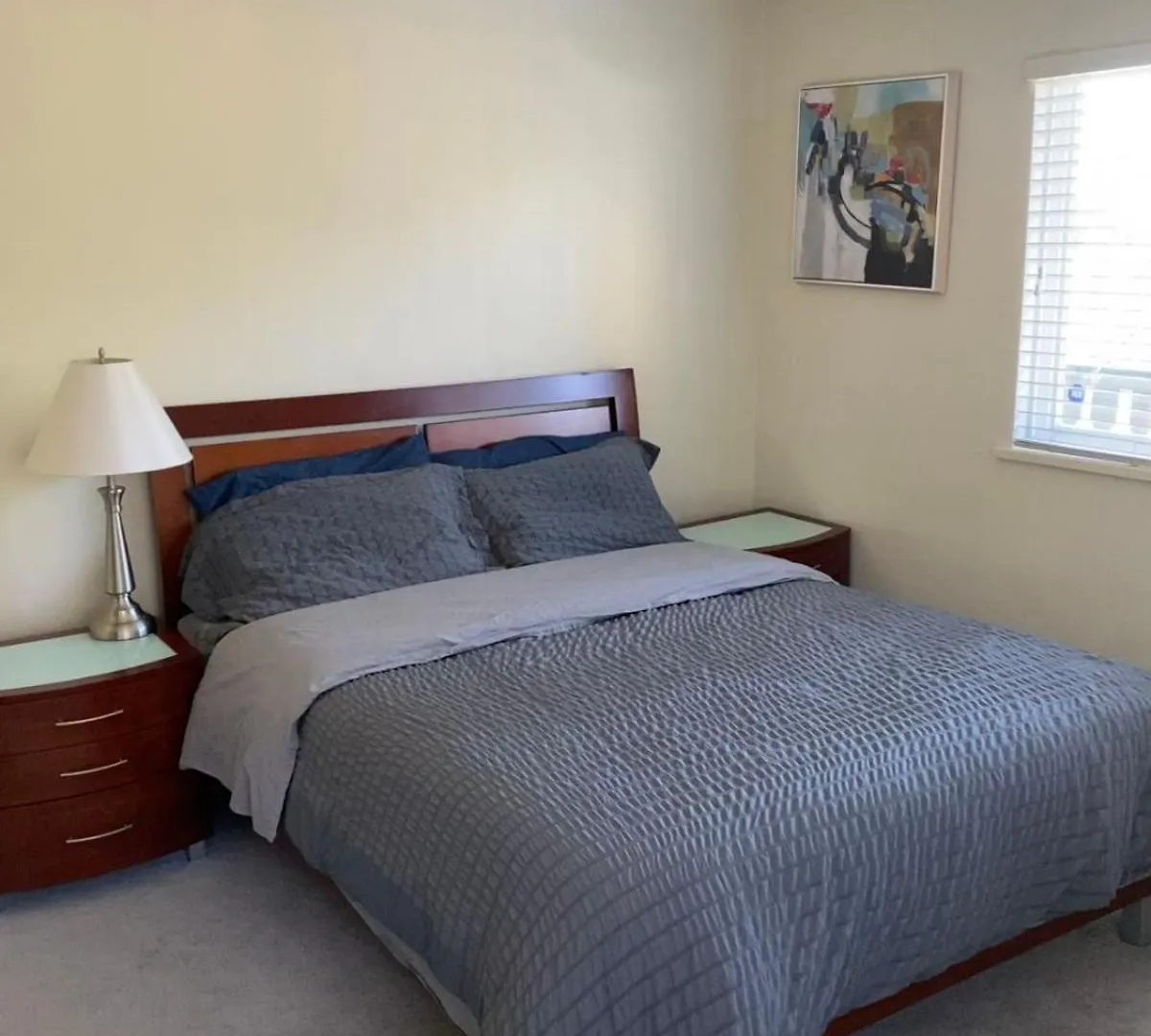 Spacious And Bright Bedroom With Private Bathroom Richmond Canadá